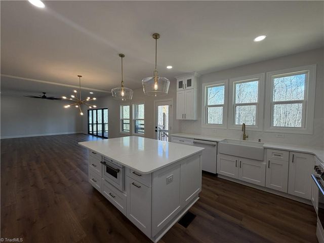 7104 Faucette Farms Drive, Browns Summit, NC 27214