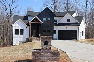 7104 Faucette Farms Drive, Browns Summit, NC 27214