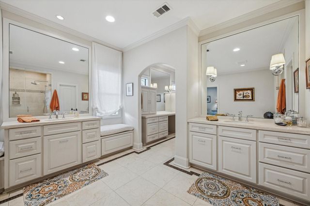 807 N 2nd Street, Bellaire, TX 77401