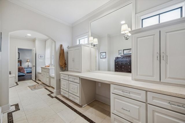 807 N 2nd Street, Bellaire, TX 77401