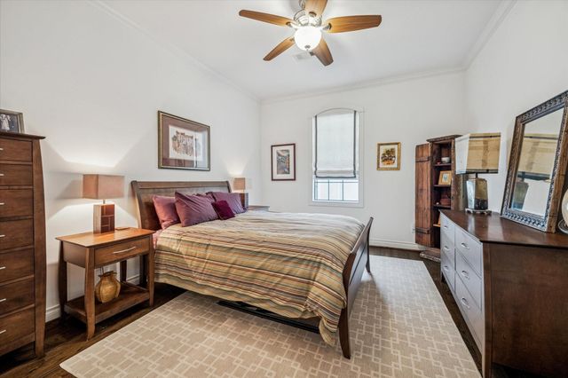 807 N 2nd Street, Bellaire, TX 77401