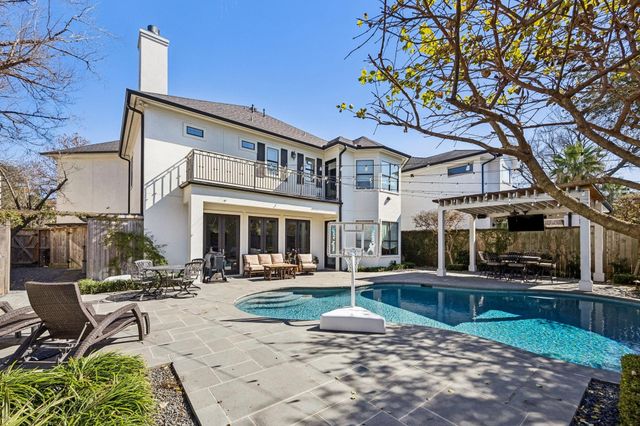 807 N 2nd Street, Bellaire, TX 77401