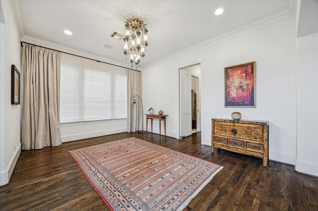 807 N 2nd Street, Bellaire, TX 77401