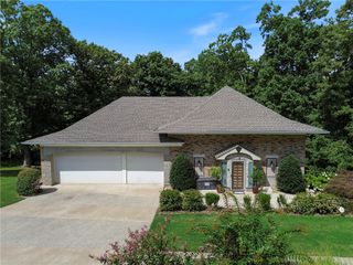 8793 Apple Glen Drive, Rogers, AR 72756