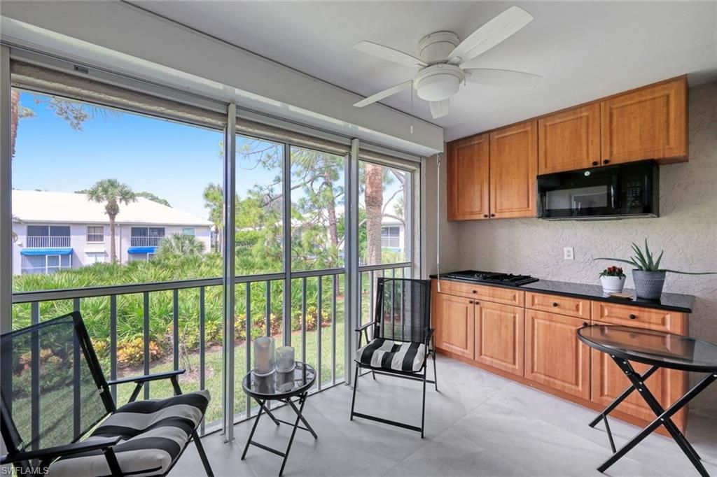 881 Gulf Pavilion DR 201, Naples, FL 34108