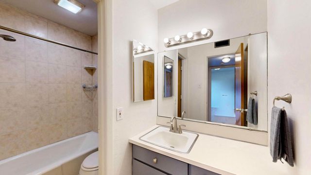 1601 Pennsylvania Street NE U 04, Albuquerque, NM 87110