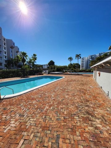 9001 SW 77th Avenue C-802, Miami, FL 33156