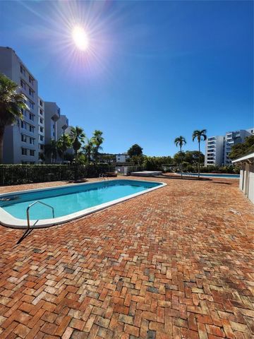 9001 SW 77th Avenue C-802, Miami, FL 33156