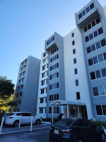 9001 SW 77th Avenue C-802, Miami, FL 33156