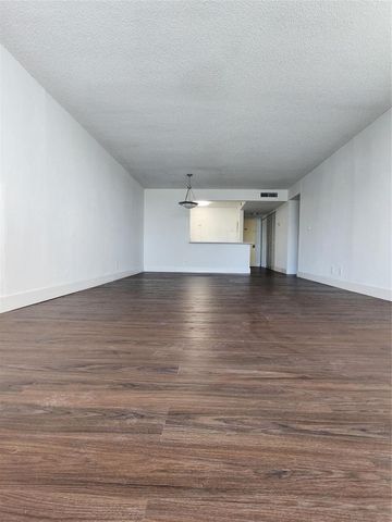 9001 SW 77th Avenue C-802, Miami, FL 33156