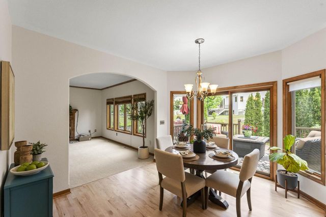 2138 Deer PATH, Waukesha, WI 53189