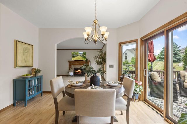 2138 Deer PATH, Waukesha, WI 53189