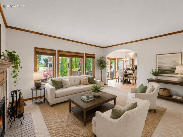 2138 Deer PATH, Waukesha, WI 53189