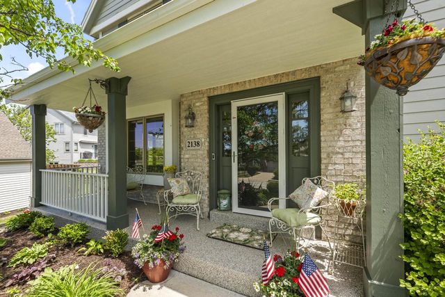 2138 Deer PATH, Waukesha, WI 53189