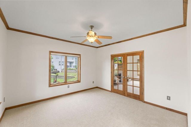 2138 Deer PATH, Waukesha, WI 53189
