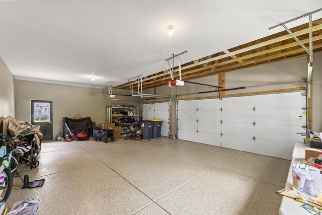 2138 Deer PATH, Waukesha, WI 53189