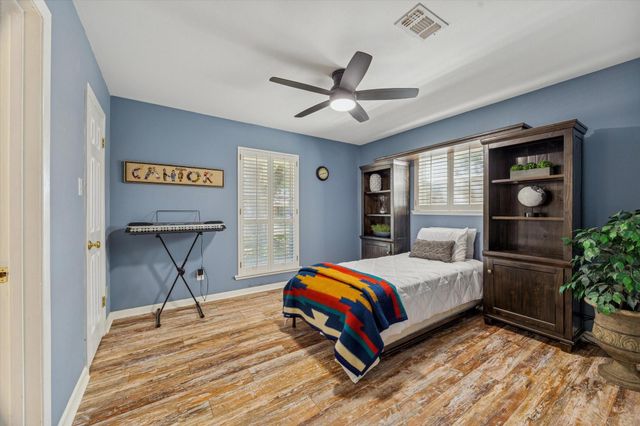 10902 Mullins Drive, Houston, TX 77096