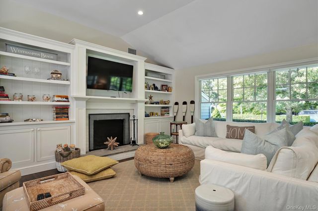 32 White Oak Lane, Westhampton Beach, NY 11978