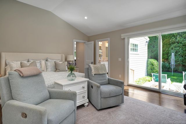 32 White Oak Lane, Westhampton Beach, NY 11978