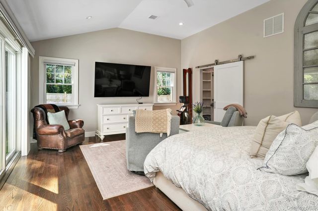 32 White Oak Lane, Westhampton Beach, NY 11978