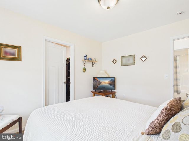 185 TWICKENHAM DR, Martinsburg, WV 25403