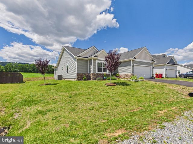 185 TWICKENHAM DR, Martinsburg, WV 25403