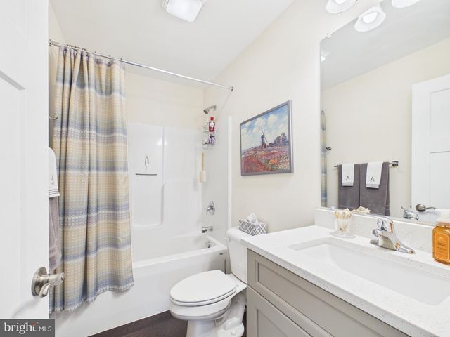 185 TWICKENHAM DR, Martinsburg, WV 25403