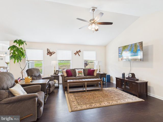 185 TWICKENHAM DR, Martinsburg, WV 25403