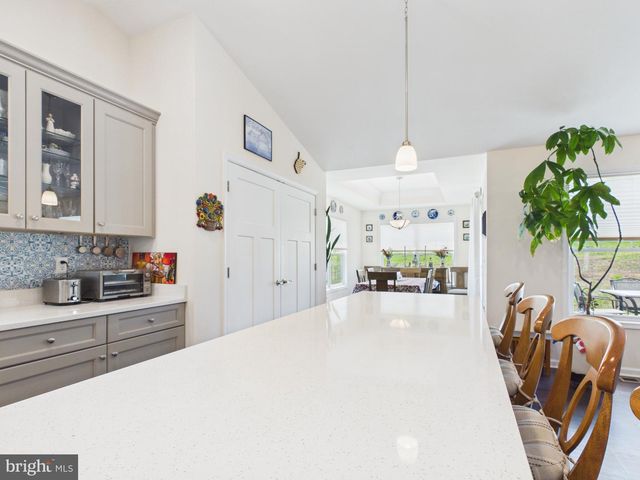 185 TWICKENHAM DR, Martinsburg, WV 25403