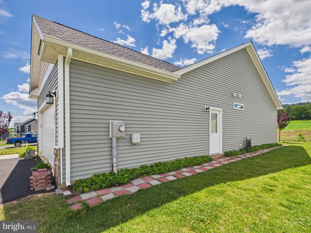 185 TWICKENHAM DR, Martinsburg, WV 25403