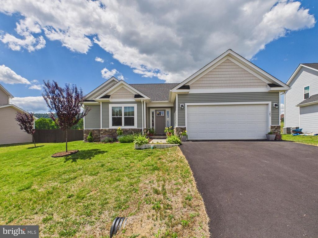 185 TWICKENHAM DR, Martinsburg, WV 25403