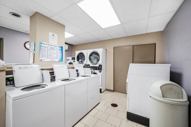 247 E Chestnut Street 502, Chicago, IL 60611