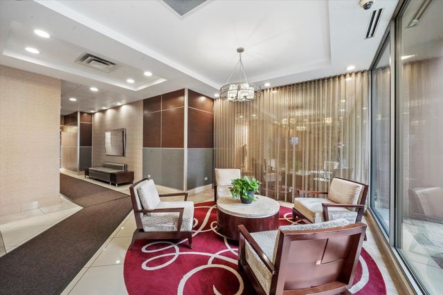 247 E Chestnut Street 502, Chicago, IL 60611