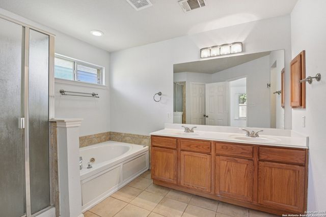 112 Storm Mountain Rd, Cibolo, TX 78108