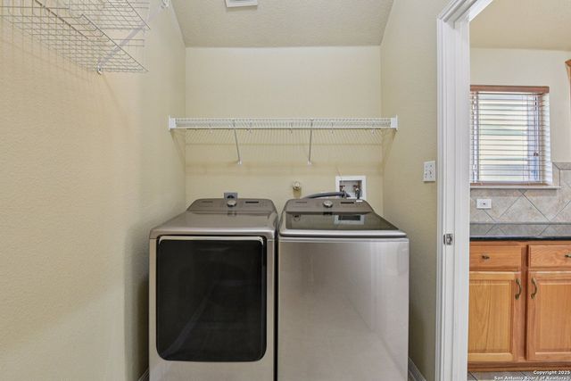 112 Storm Mountain Rd, Cibolo, TX 78108