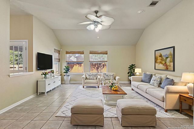 112 Storm Mountain Rd, Cibolo, TX 78108