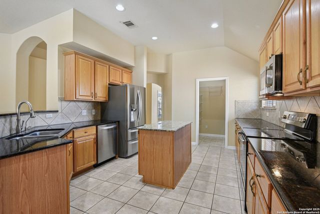 112 Storm Mountain Rd, Cibolo, TX 78108