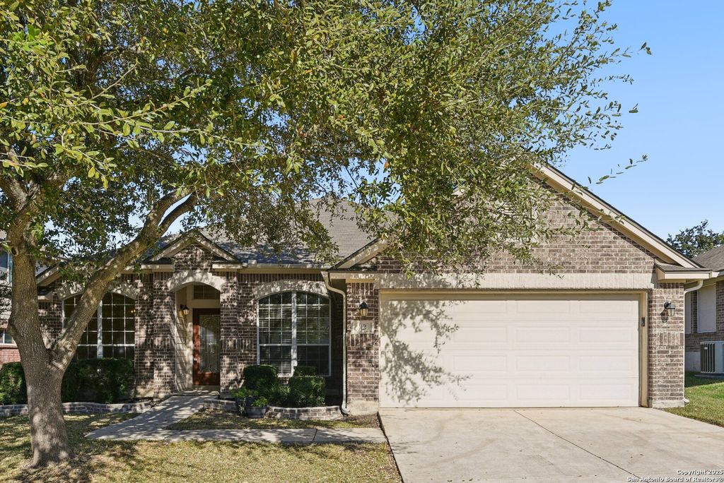 112 Storm Mountain Rd, Cibolo, TX 78108
