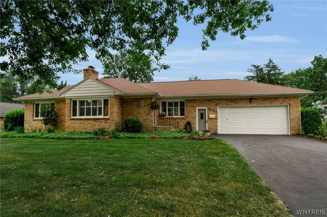 4751 Brentwood Drive, Clarence, NY 14221