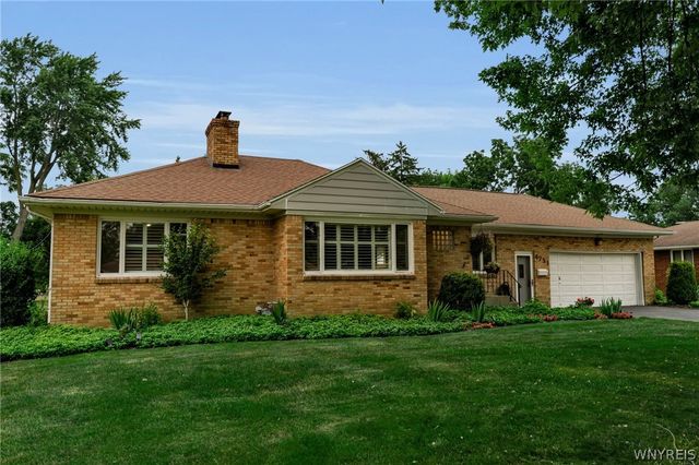 4751 Brentwood Drive, Clarence, NY 14221