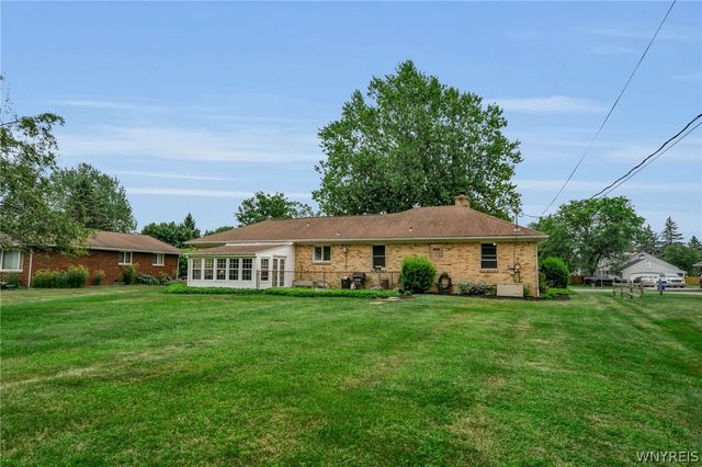 4751 Brentwood Drive, Clarence, NY 14221