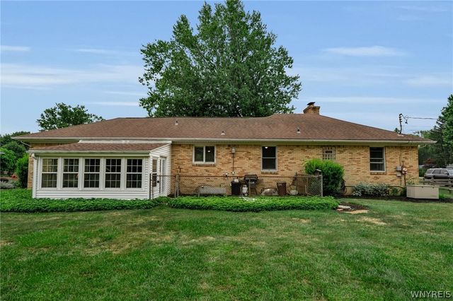 4751 Brentwood Drive, Clarence, NY 14221