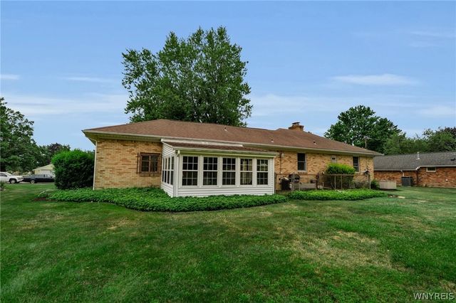 4751 Brentwood Drive, Clarence, NY 14221