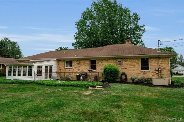 4751 Brentwood Drive, Clarence, NY 14221