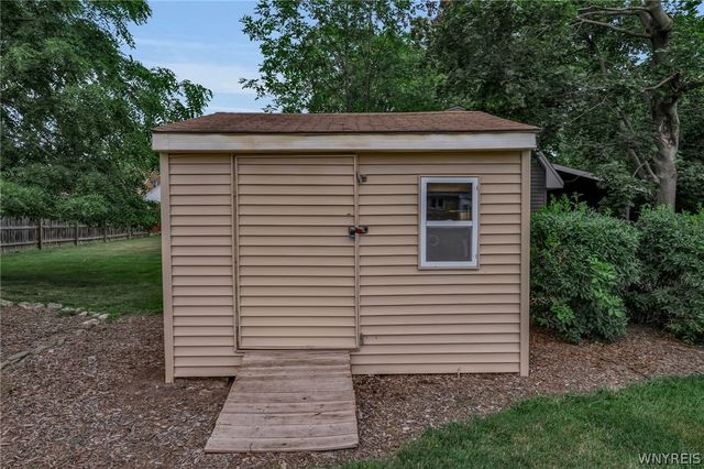 4751 Brentwood Drive, Clarence, NY 14221