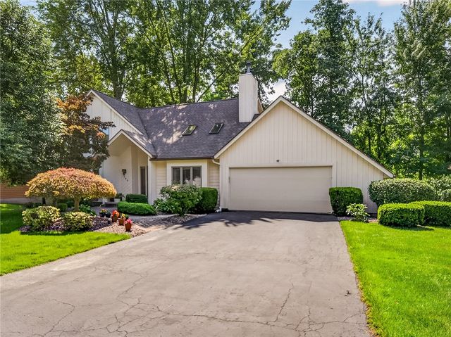 180 Brush Creek Drive, Greece, NY 14612