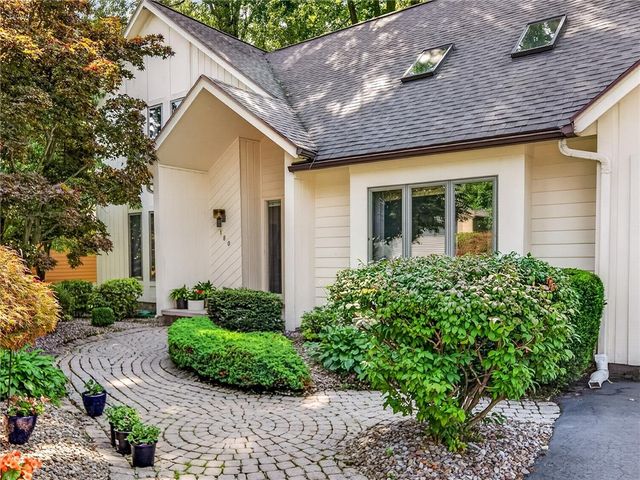 180 Brush Creek Drive, Greece, NY 14612