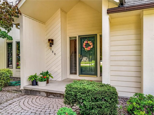180 Brush Creek Drive, Greece, NY 14612