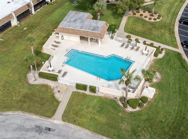 8111 BRADDOCK CIRCLE 6, Port Richey, FL 34668