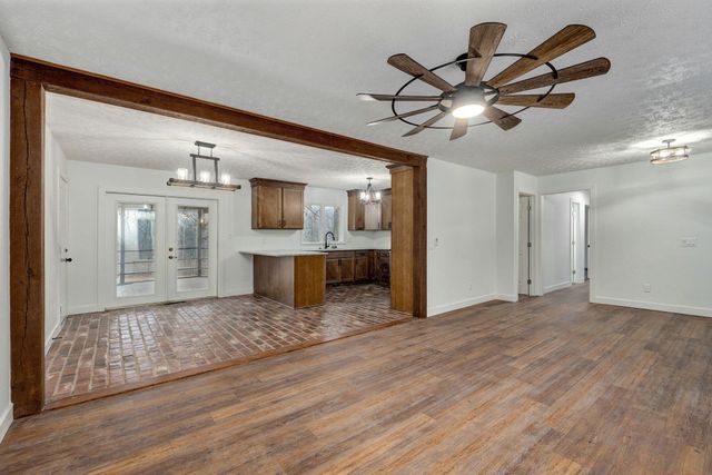 3526 W Farm Road 88, Springfield, MO 65803